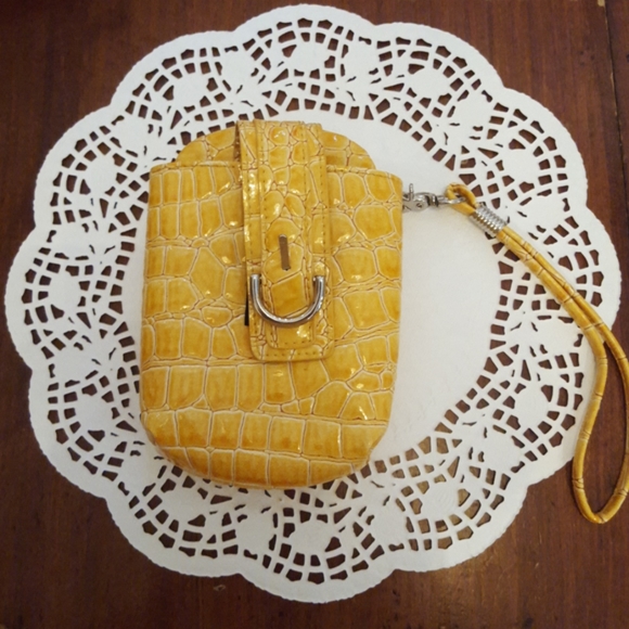 Yellow faux alligator wallet - Picture 1 of 6